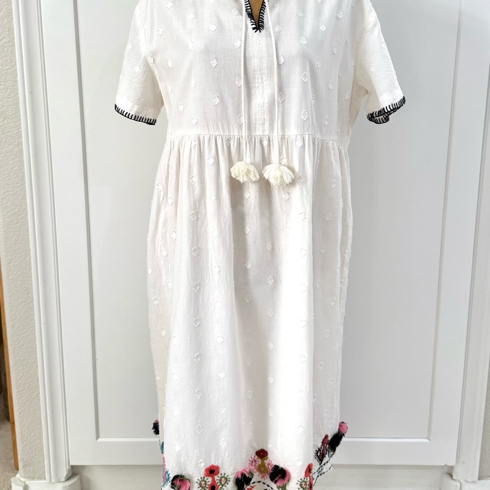 White Embroidered Dress with Floral Hem gently used. 100% cotton by Citrus